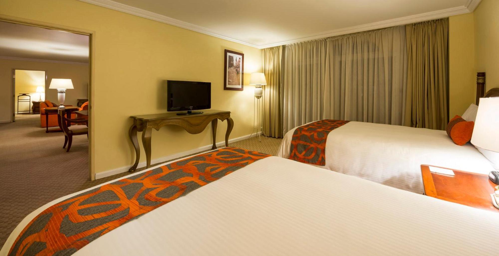 فندق كامينو ريال بويبلا أنجيلوبوليس المظهر الخارجي الصورة A guest room at the Hilton San Francisco